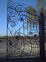 Художественная ковка: ворота, решётки, перила, лестничные марши.