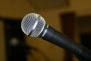 Продам профессиональный вокальный микрофон Shure SM58