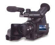 Недорого продам пролупрофессиональную видеокамеру Nv-Md 10000 б/у