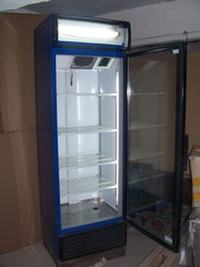 Холодильник со стеклянной дверью 