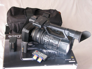 видеокамера профессионального уровня Sony HDR-AX2000E
