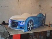 детские кроватки в форме автомобиля
