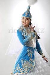 Казахские национальные платья для девочек в аренду