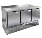 Морозильный стол HICOLD GNE 111/BT состоит из рабочей поверхности,  на 