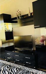 Продаю 1 квартиру улучшенной планировки.