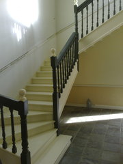 Реставрация мебели ,  изделий из дерева ,  столы ,  стулья и т. д.